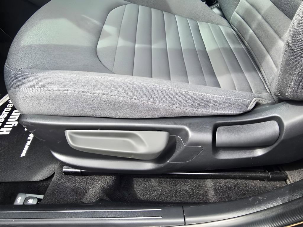 Used 2025 Kia K4 EX image 27