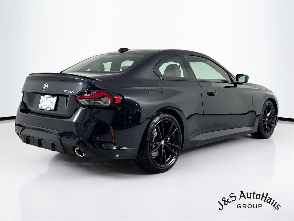 Used 2024 BMW 230i Coupe w/ Premium Package RWD image 7