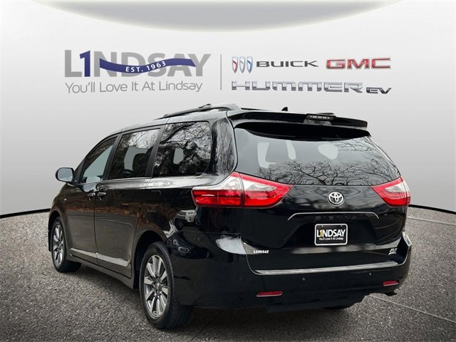 Used 2020 Toyota Sienna XLE image 4