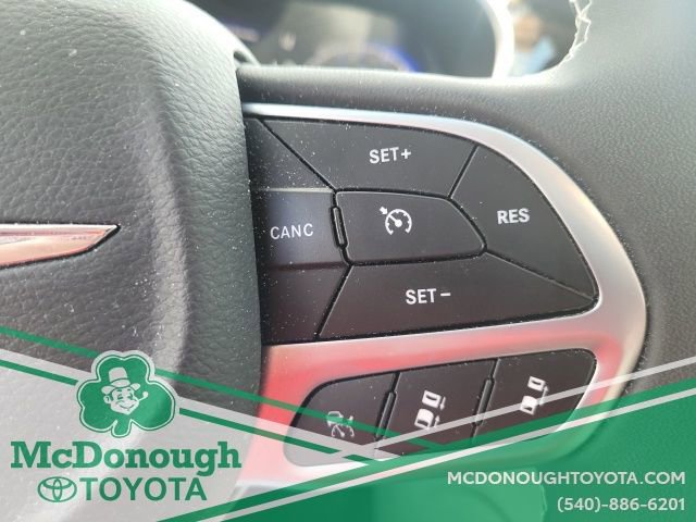 Used 2023 Chrysler Pacifica Limited w/ Trailer Tow Group image 18