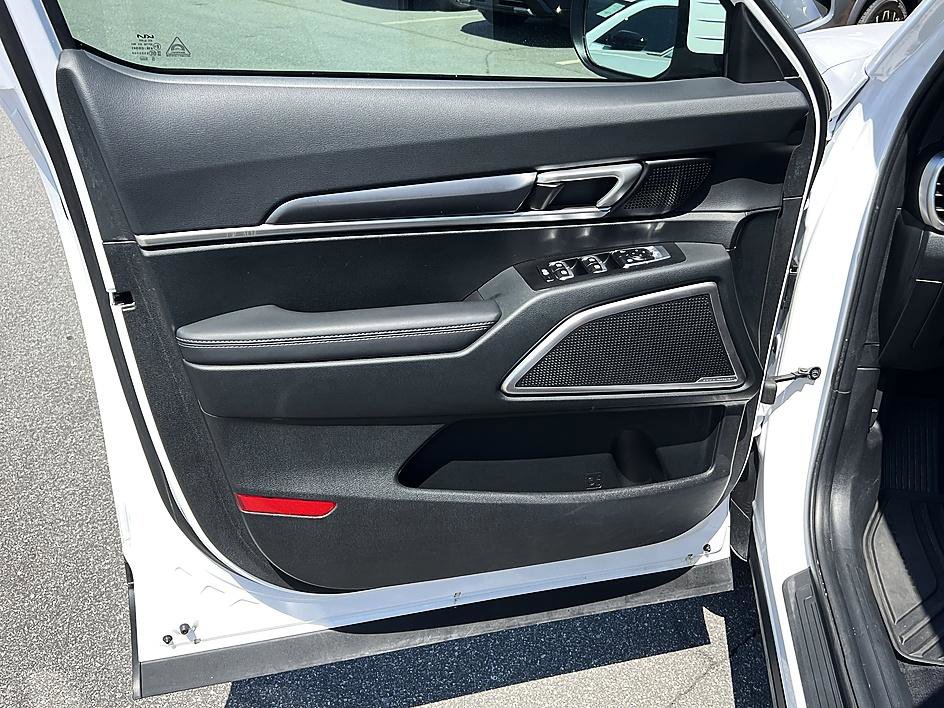Used 2025 Kia Telluride S FWD image 20