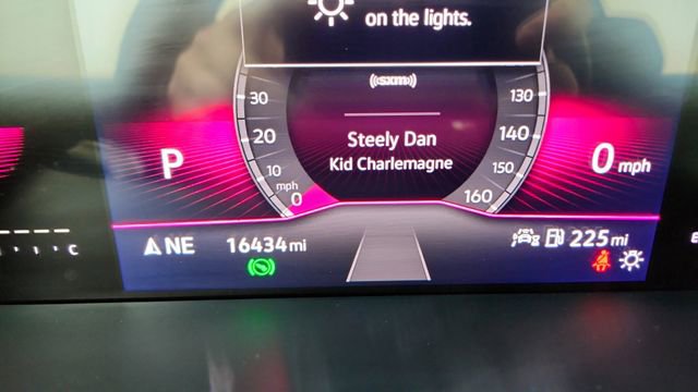 Used 2023 Volkswagen Tiguan SE R-Line image 42