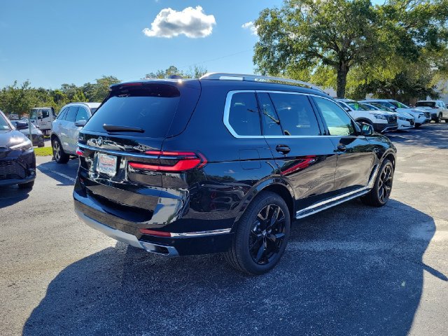 Used 2026 BMW X7 xDrive40i AWD/4WD image 2