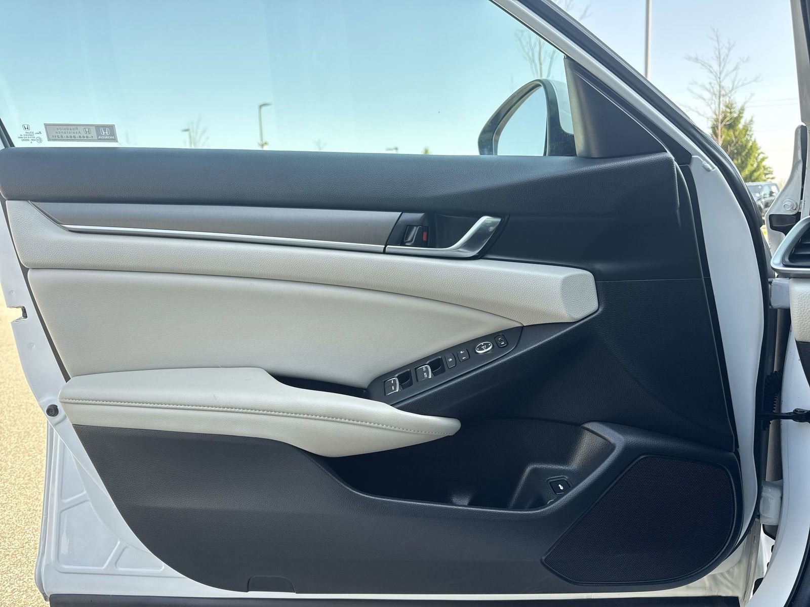 Used 2022 Honda Accord LX image 27