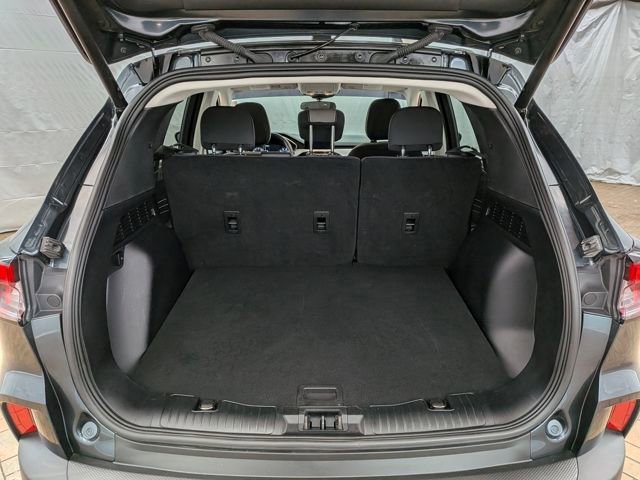 Certified 2022 Ford Escape SE w/ SE Sport Appearance Package image 19