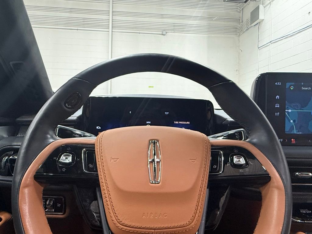 Used 2025 Lincoln Aviator Black Label image 25