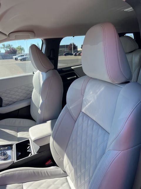 Used 2024 Mitsubishi Outlander SEL image 12