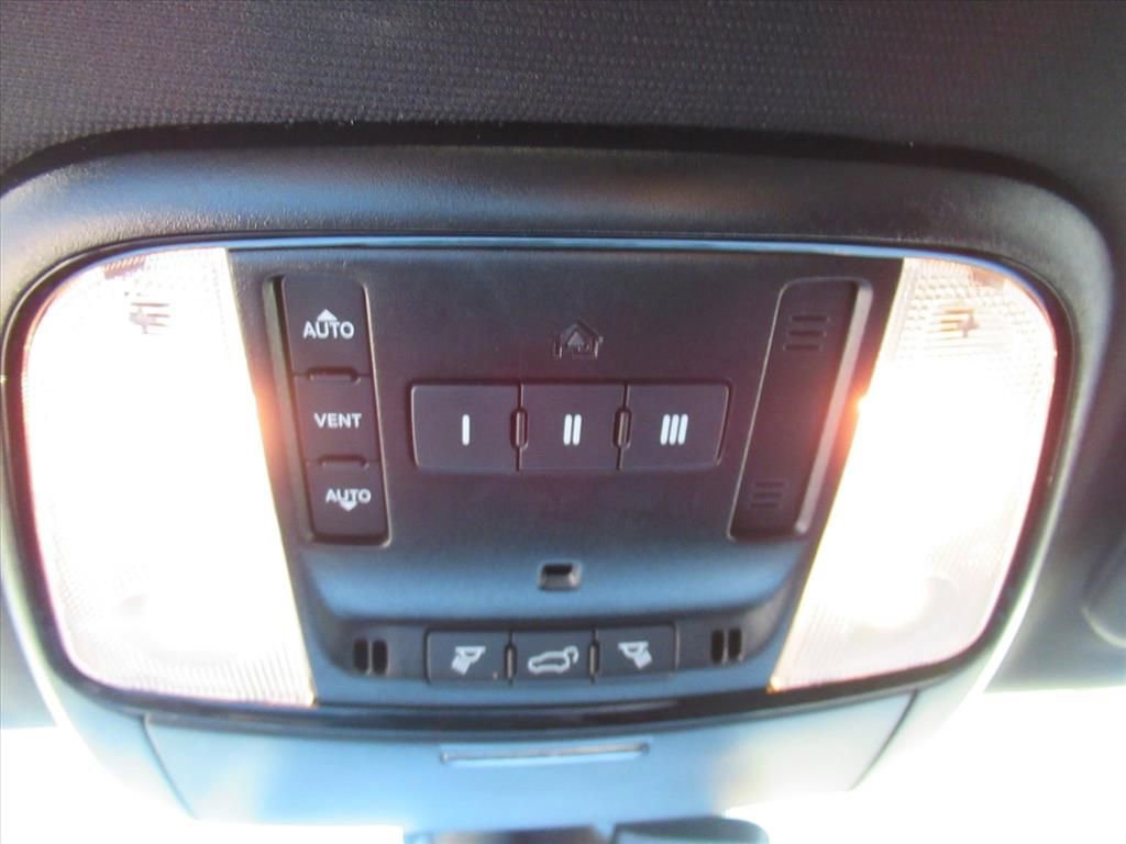 Certified 2025 Dodge Durango GT image 28