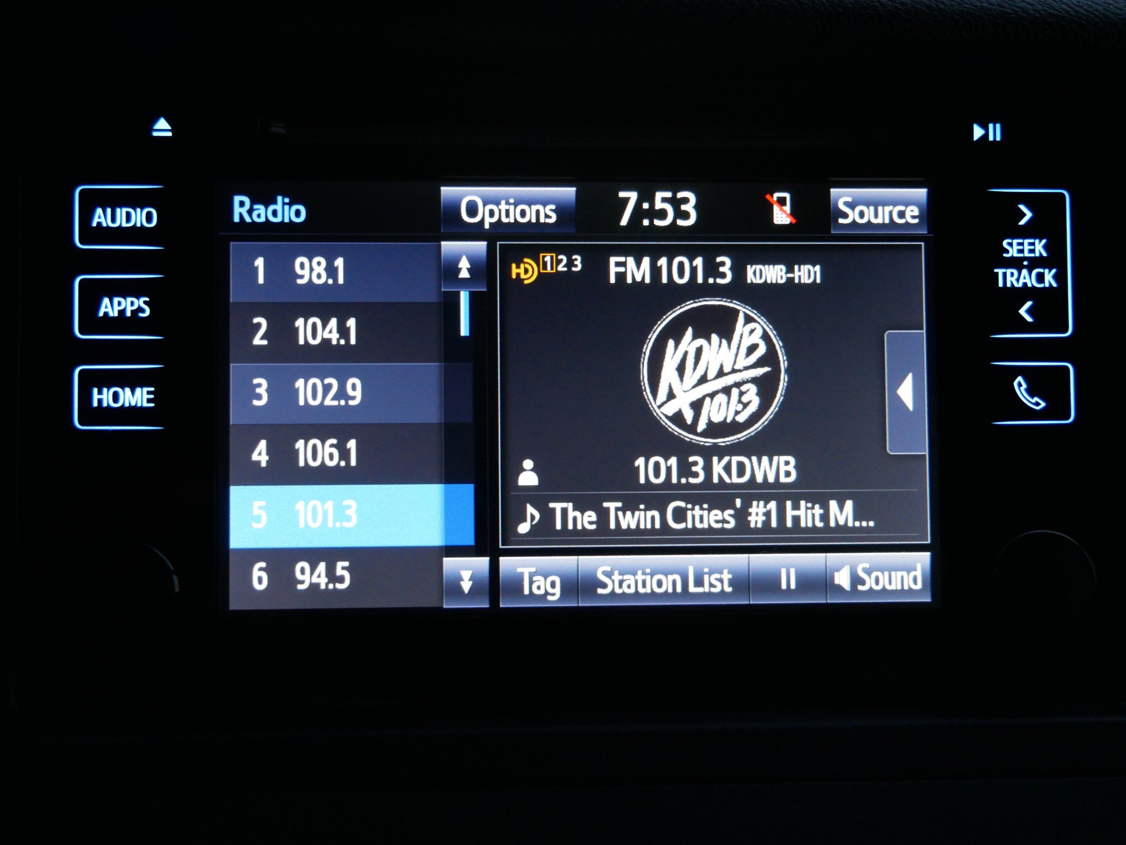 Used 2017 Toyota Sienna XLE image 19