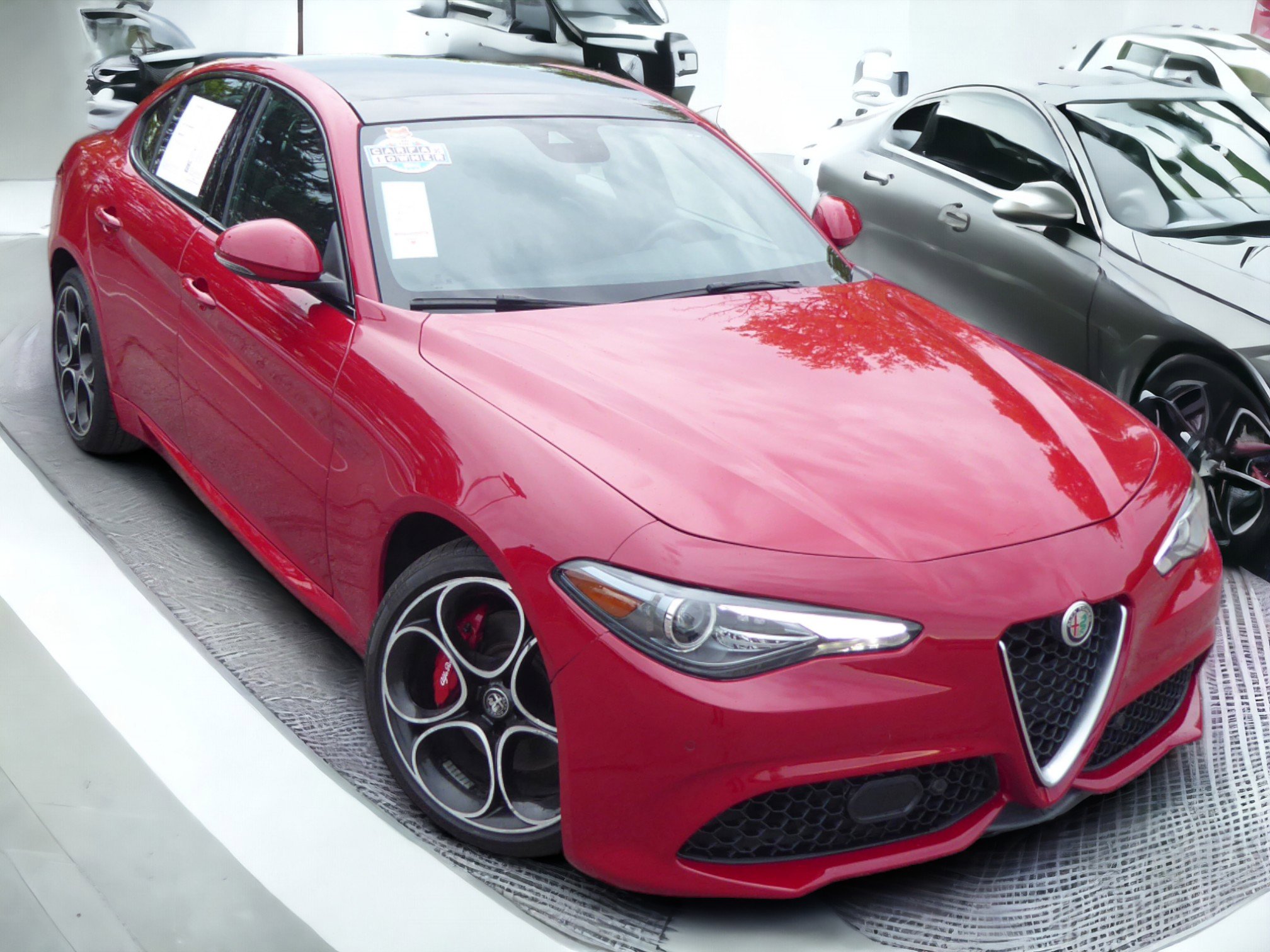 Used 2023 Alfa Romeo Giulia Ti image 2