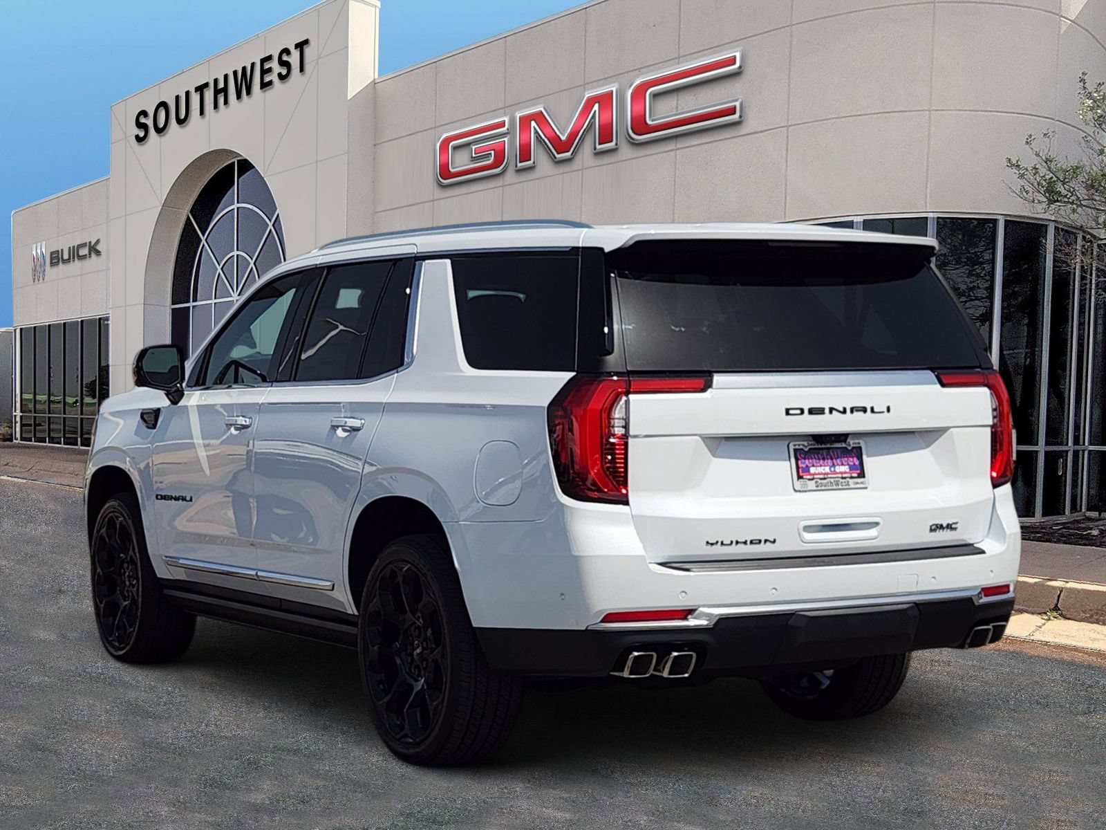 New 2026 GMC Yukon Denali w/ Denali Reserve Package AWD/4WD image 4