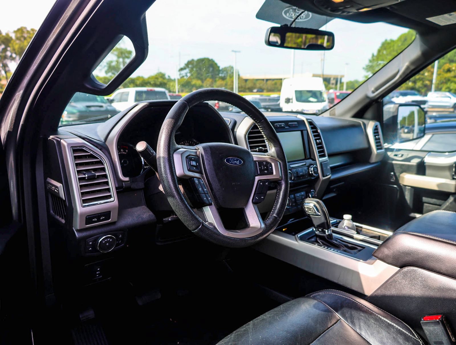 Used 2015 Ford F150 Lariat AWD/4WD image 3