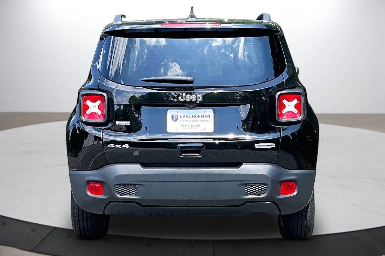 Certified 2022 Jeep Renegade Latitude AWD/4WD image 8