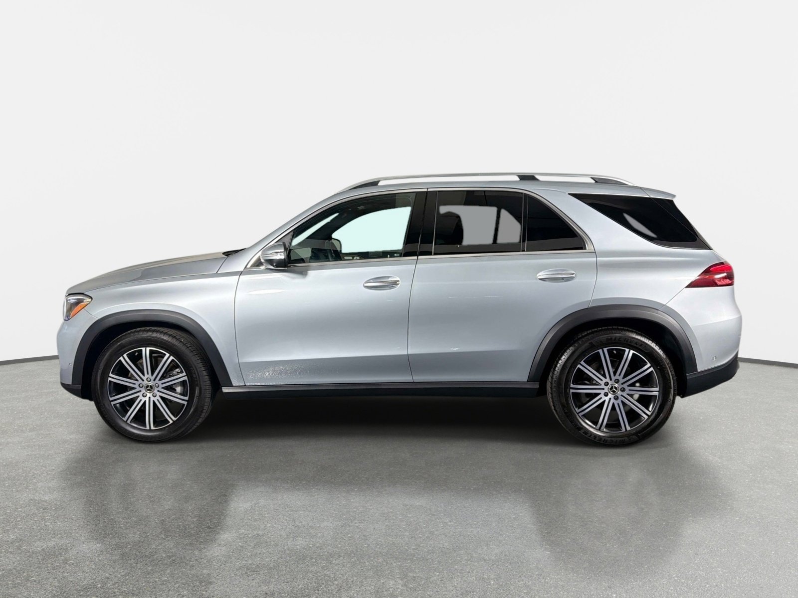Used 2025 Mercedes-Benz GLE 450 4MATIC w/ Winter Package image 6