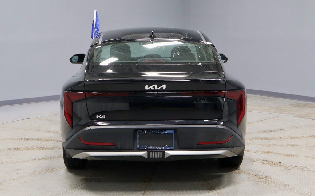 Used 2025 Kia K4 LXS image 9