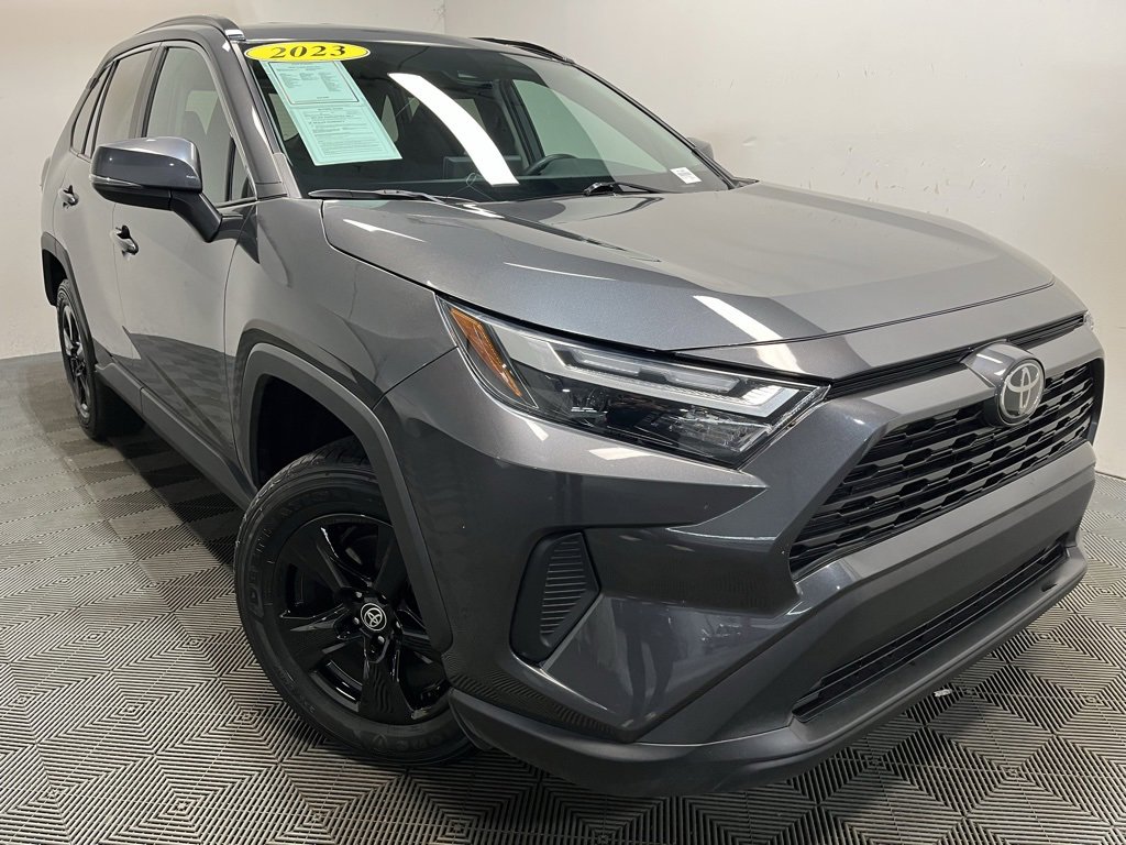 Used 2023 Toyota RAV4 XLE image 1