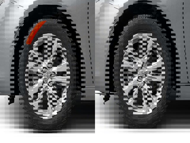 Used 2017 Chrysler 200 Limited Platinum w/ Comfort & Convenience Group FWD image 11