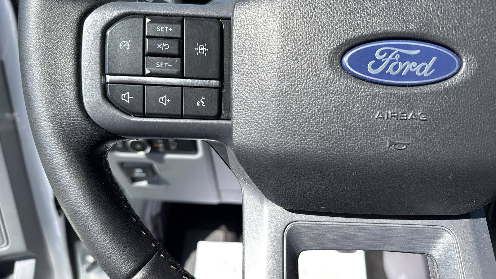 Used 2025 Ford F150 XLT w/ Equipment Group 301A Standard image 17