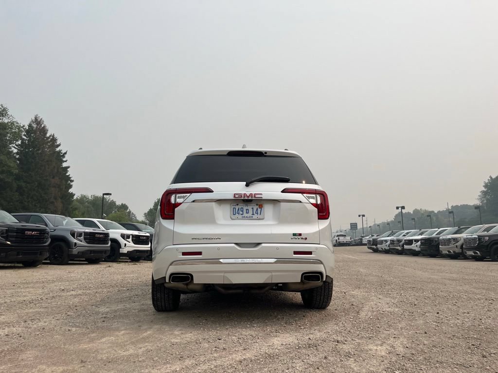Used 2023 GMC Acadia Denali w/ Denali Ultimate Package AWD/4WD image 11