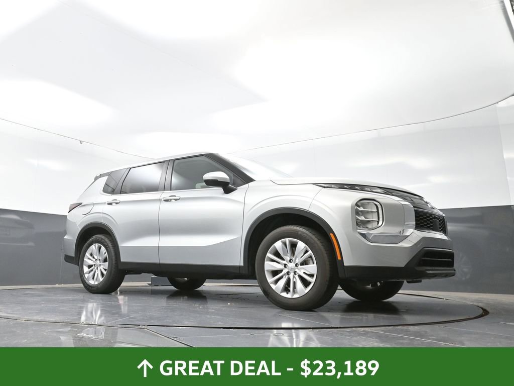 Used 2025 Mitsubishi Outlander ES image 50