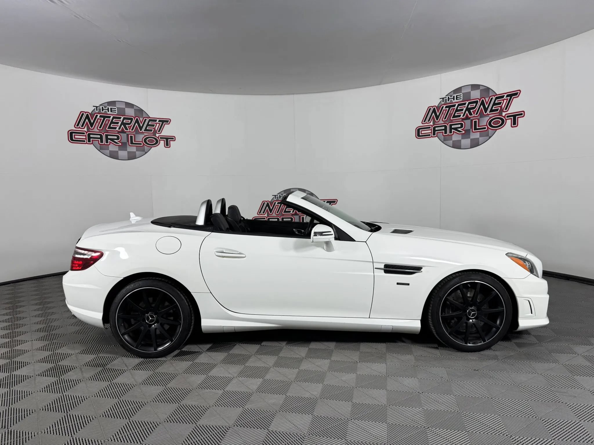 Used 2015 Mercedes-Benz SLK 250 image 14