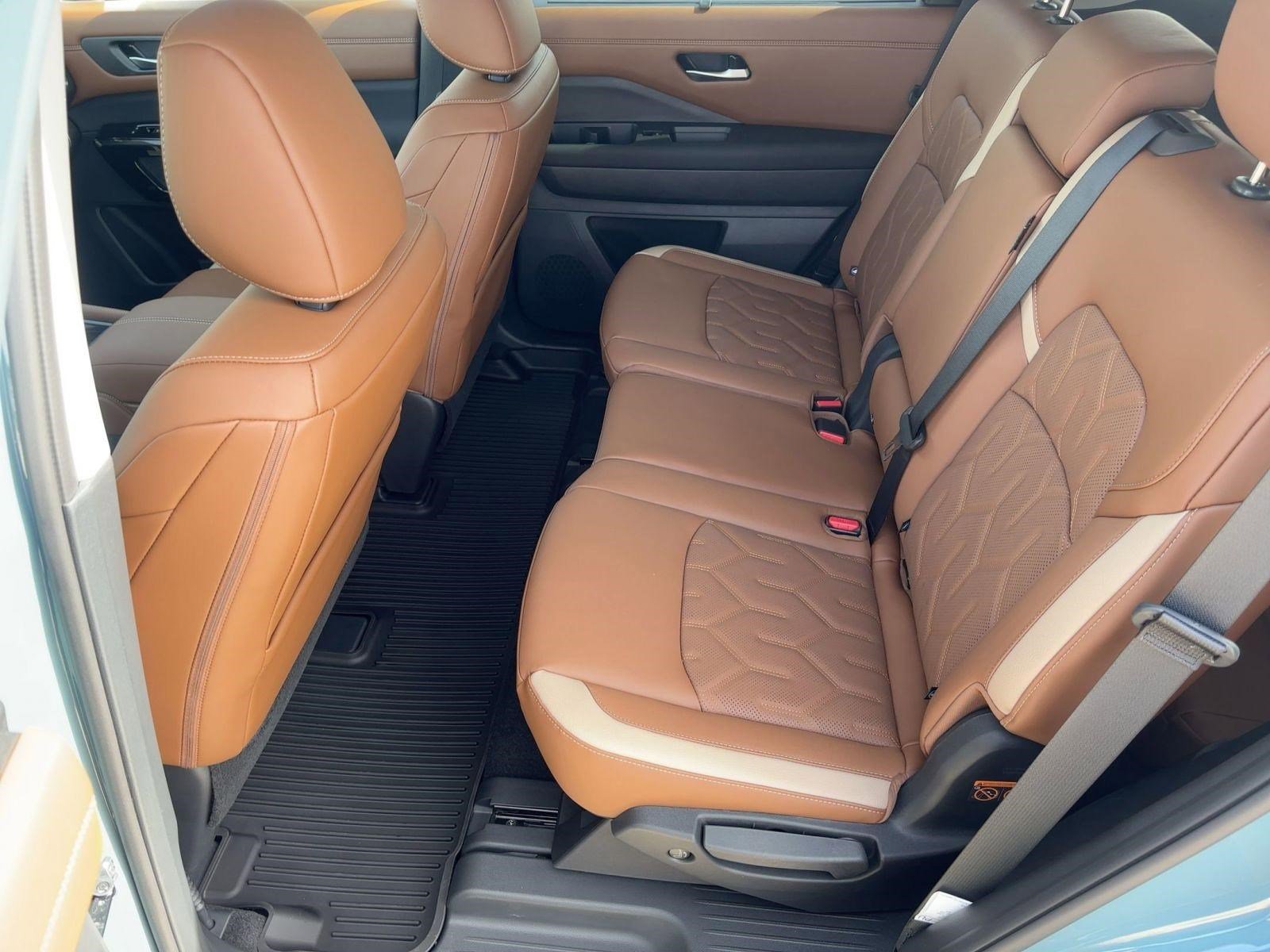 New 2026 Nissan Pathfinder Platinum image 15
