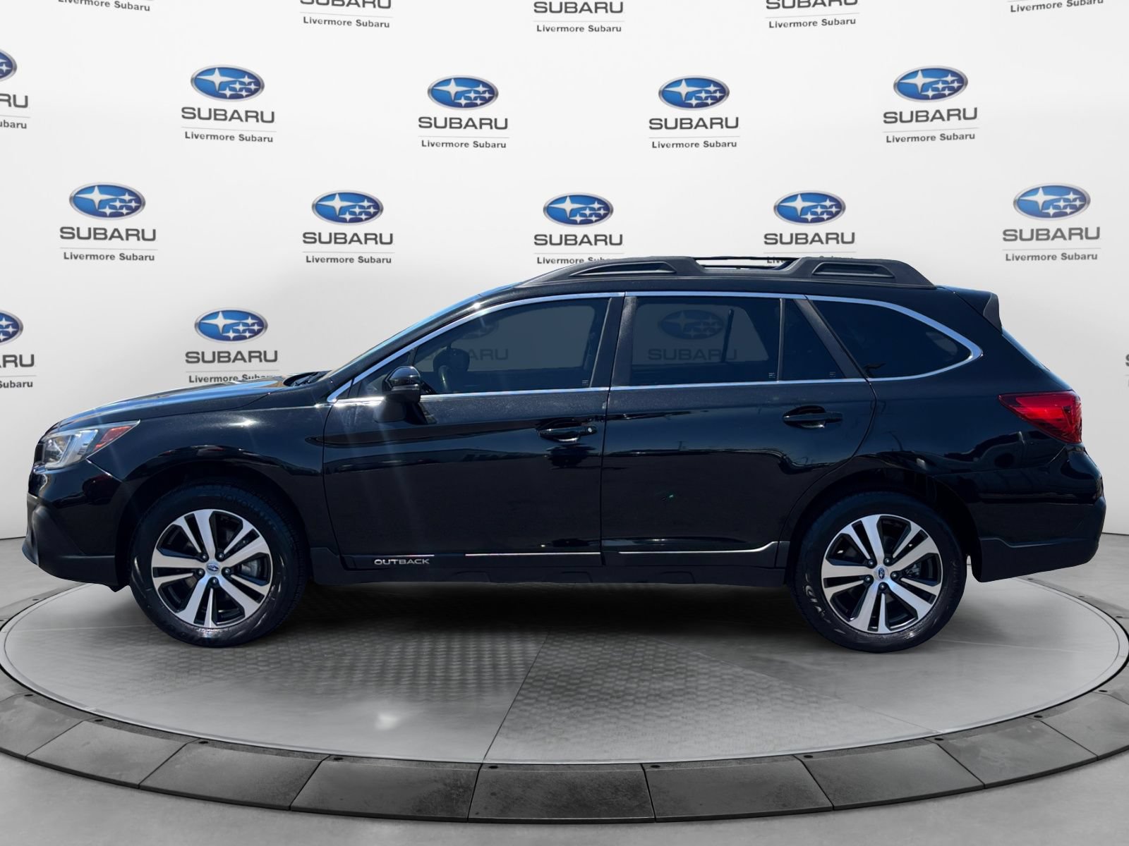 Used 2019 Subaru Outback 2.5i Limited AWD/4WD image 2