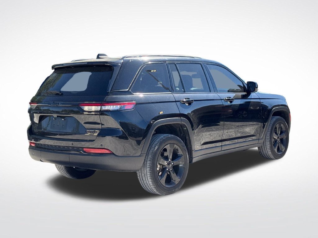 Used 2023 Jeep Grand Cherokee Limited w/ Black Appearance Package RWD image 6