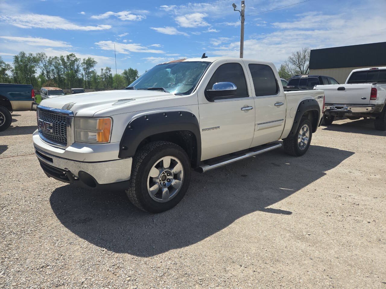 Used 2011 GMC Sierra 1500 SLE w/ Regional Value Package AWD/4WD image 4