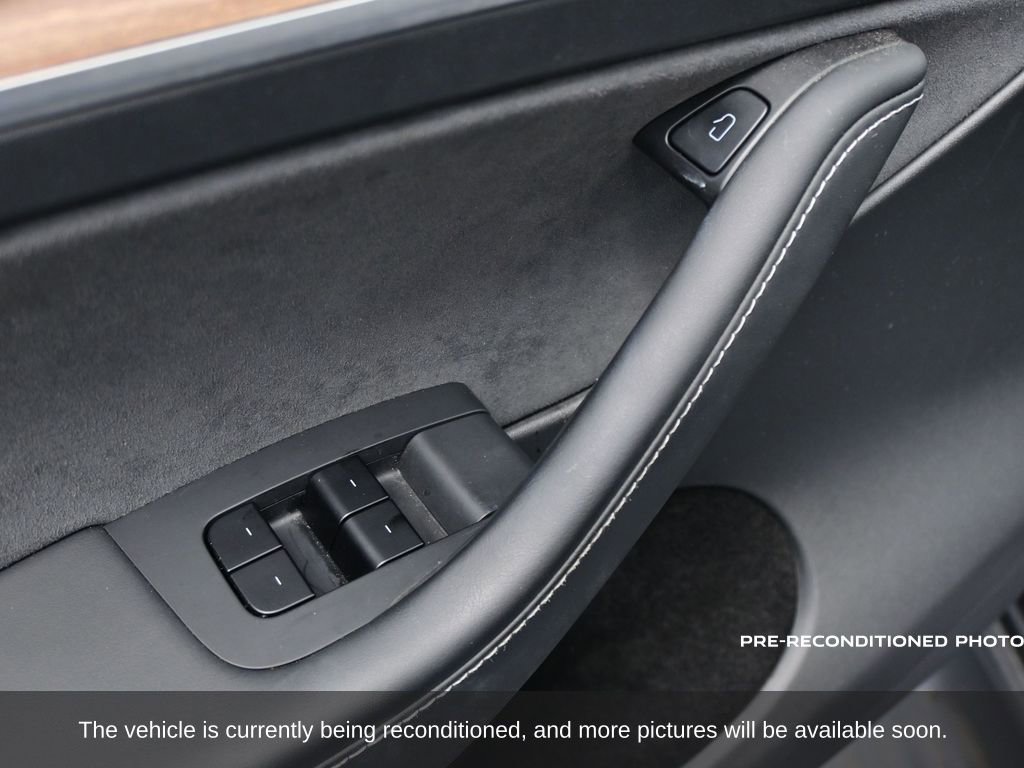 Used 2025 Tesla Model Y Long Range image 12