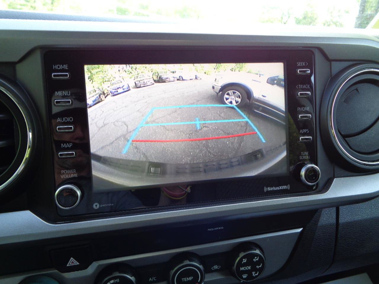 Used 2020 Toyota Tacoma SR5 AWD/4WD image 14