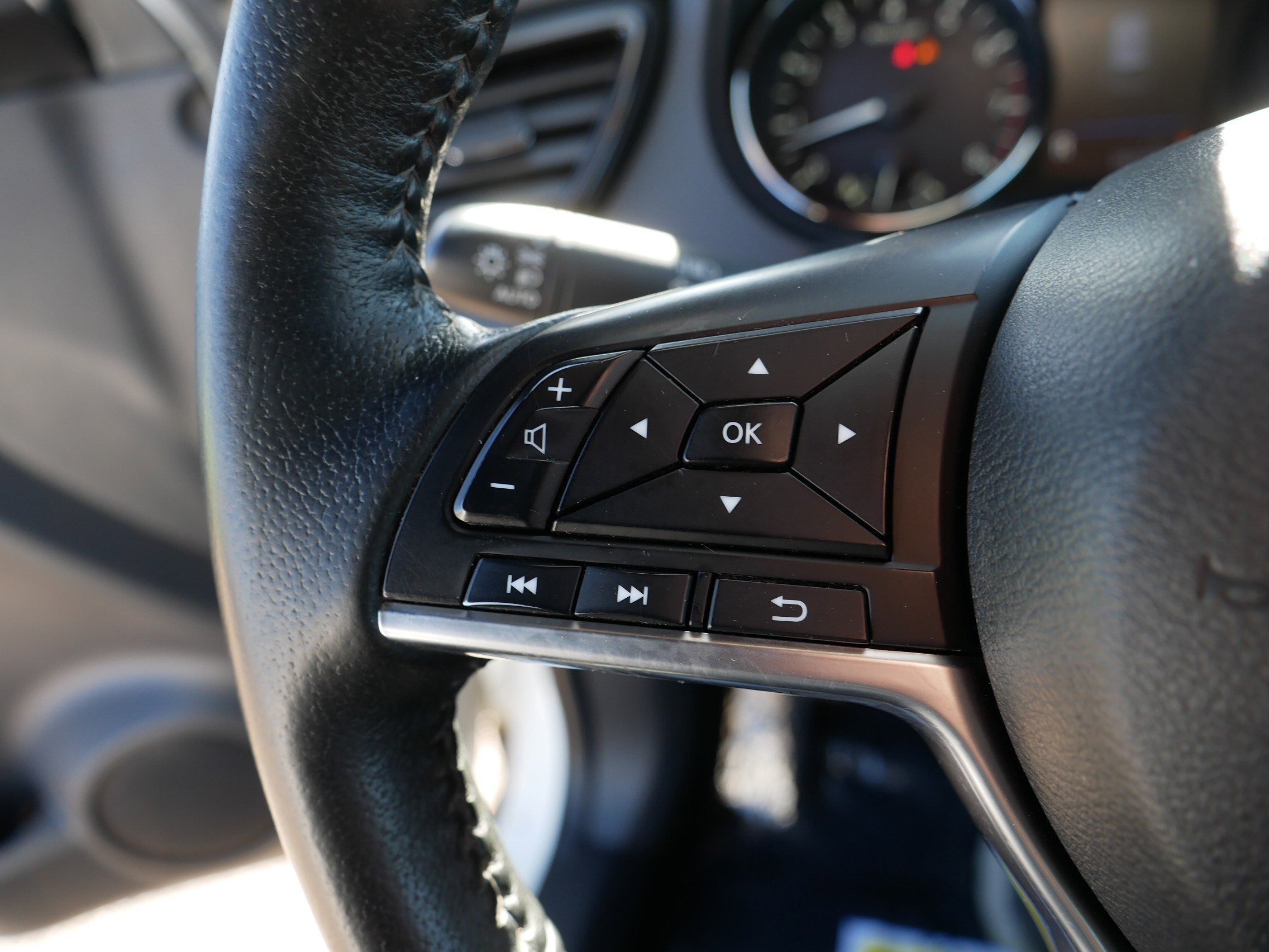 Used 2020 Nissan Rogue SV AWD/4WD image 28