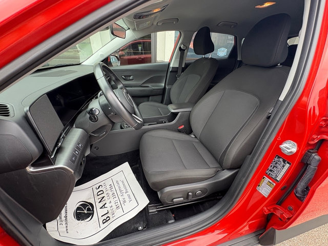 Used 2025 Hyundai Kona SEL FWD image 11