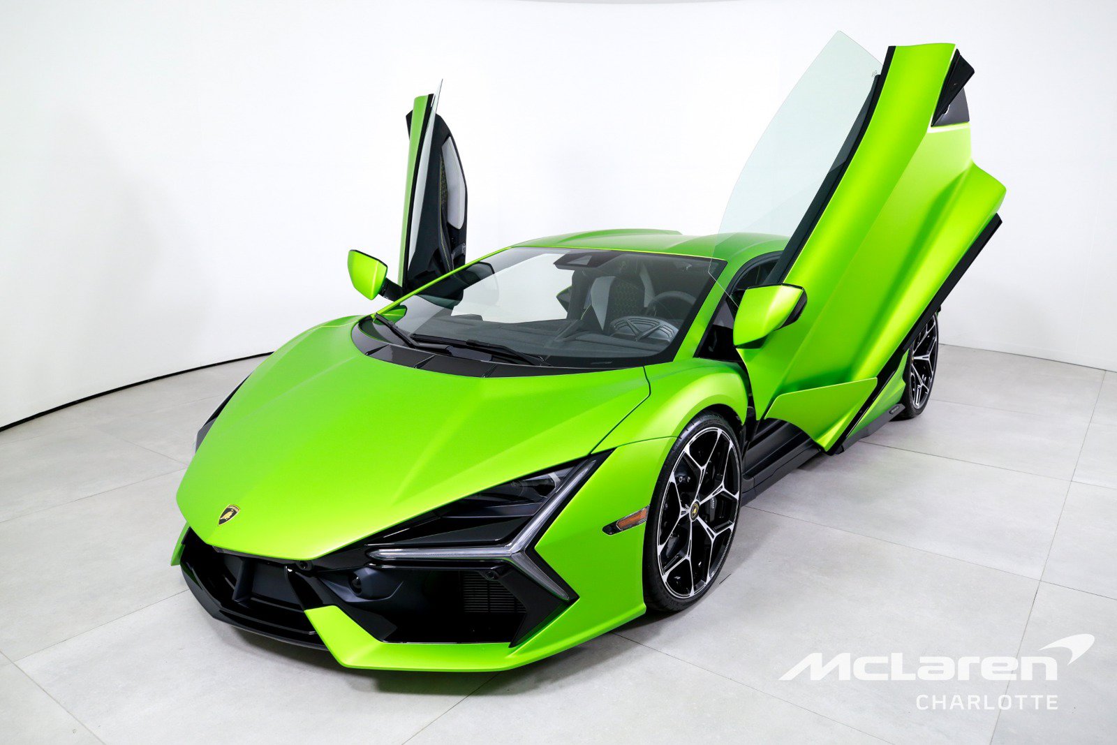 Used 2024 Lamborghini Revuelto AWD/4WD image 5