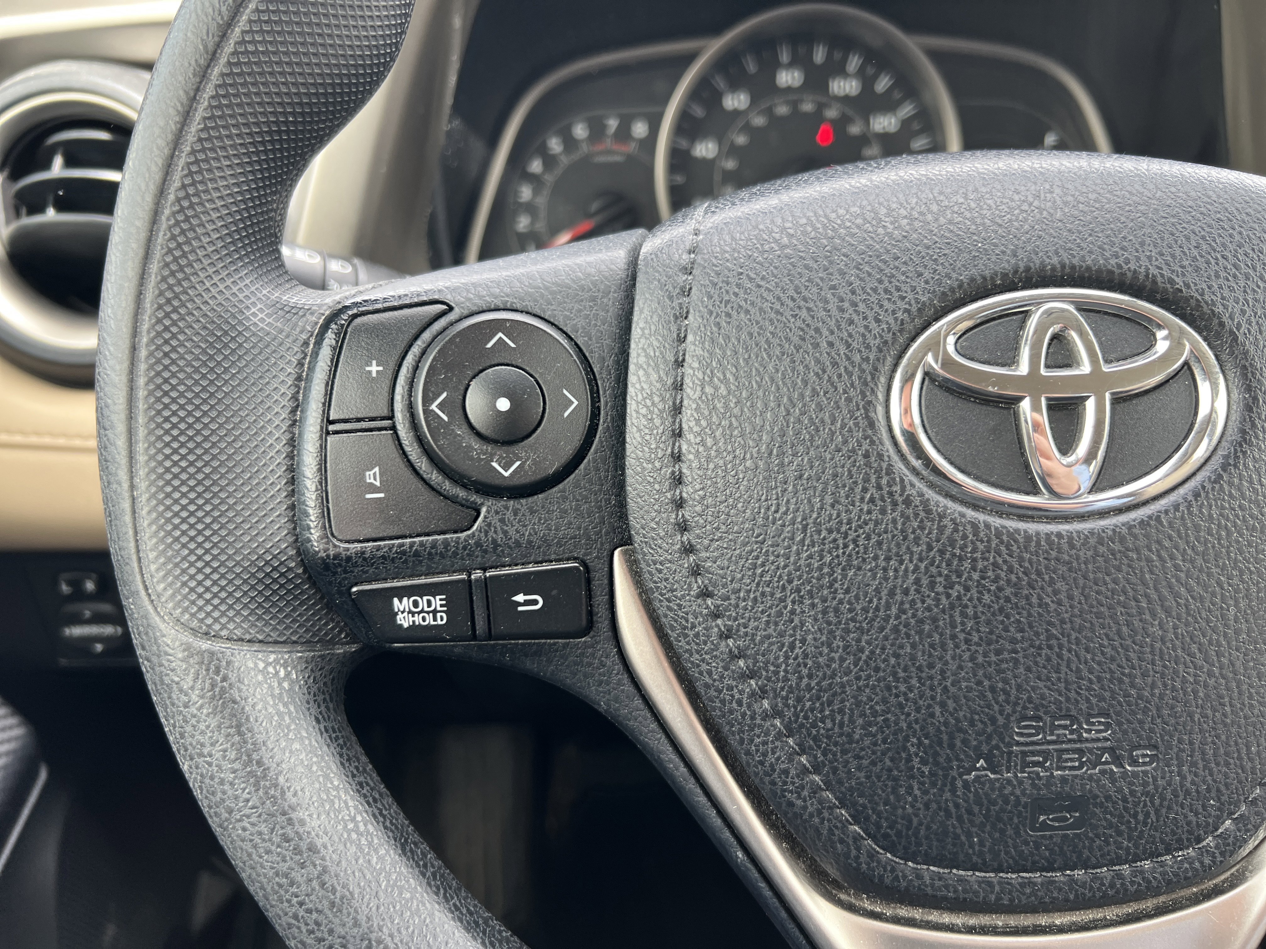 Used 2015 Toyota RAV4 XLE image 29