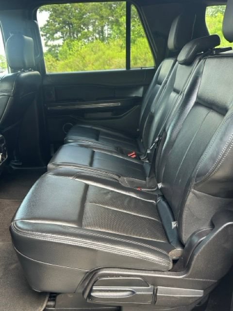 Used 2019 Ford Expedition Max XLT w/ Equipment Group 202A AWD/4WD image 19