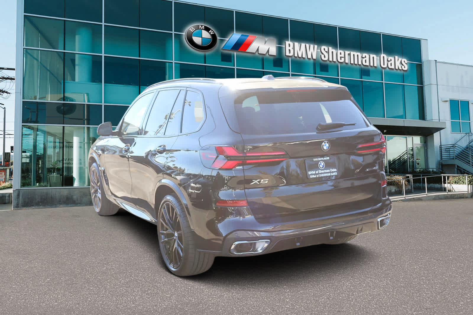 Used 2026 BMW X5 xDrive40i w/ M Sport Package AWD/4WD image 6