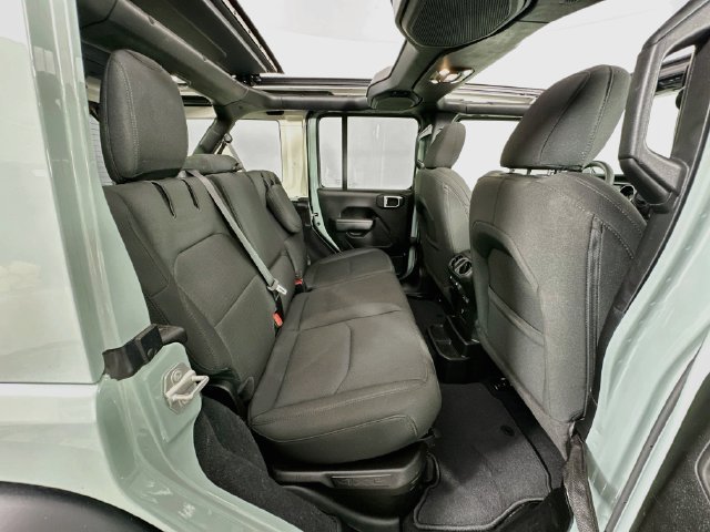 Used 2023 Jeep Wrangler Unlimited w/ Sun & Screen Package AWD/4WD image 29