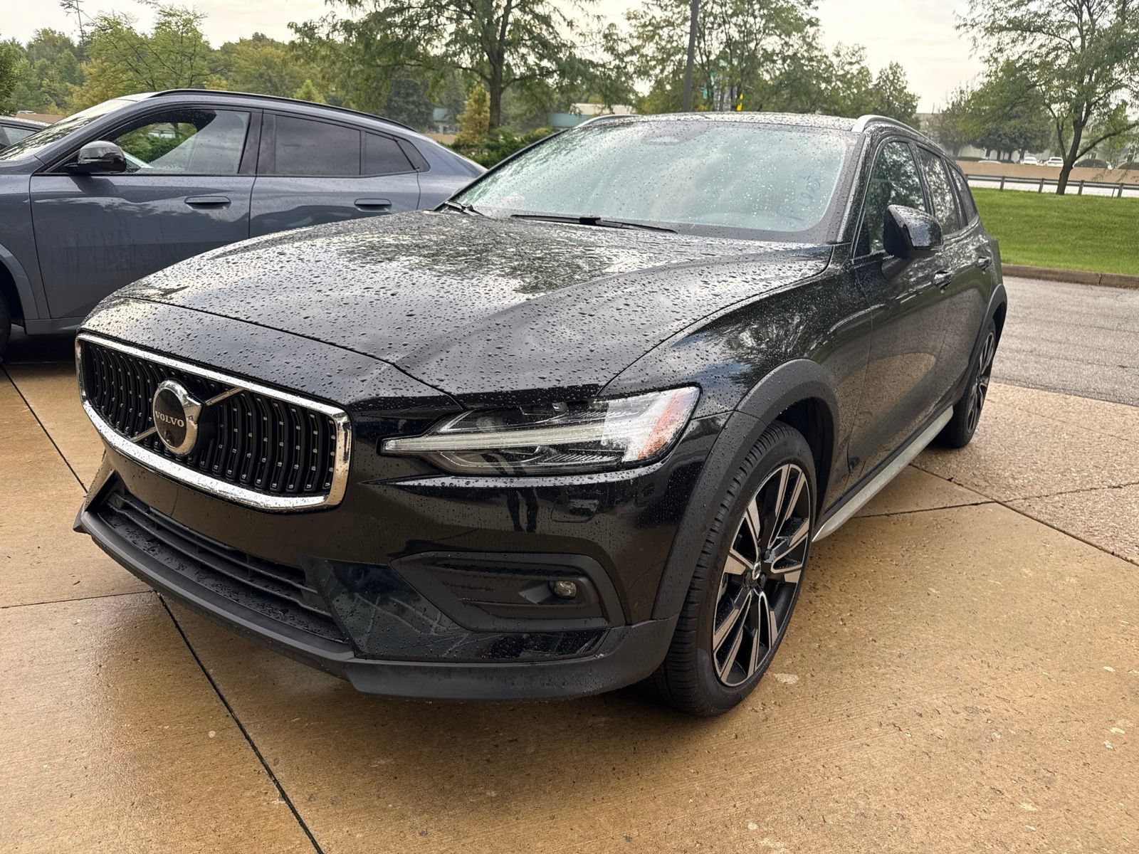 Used 2025 Volvo V60 B5 Cross Country Ultra