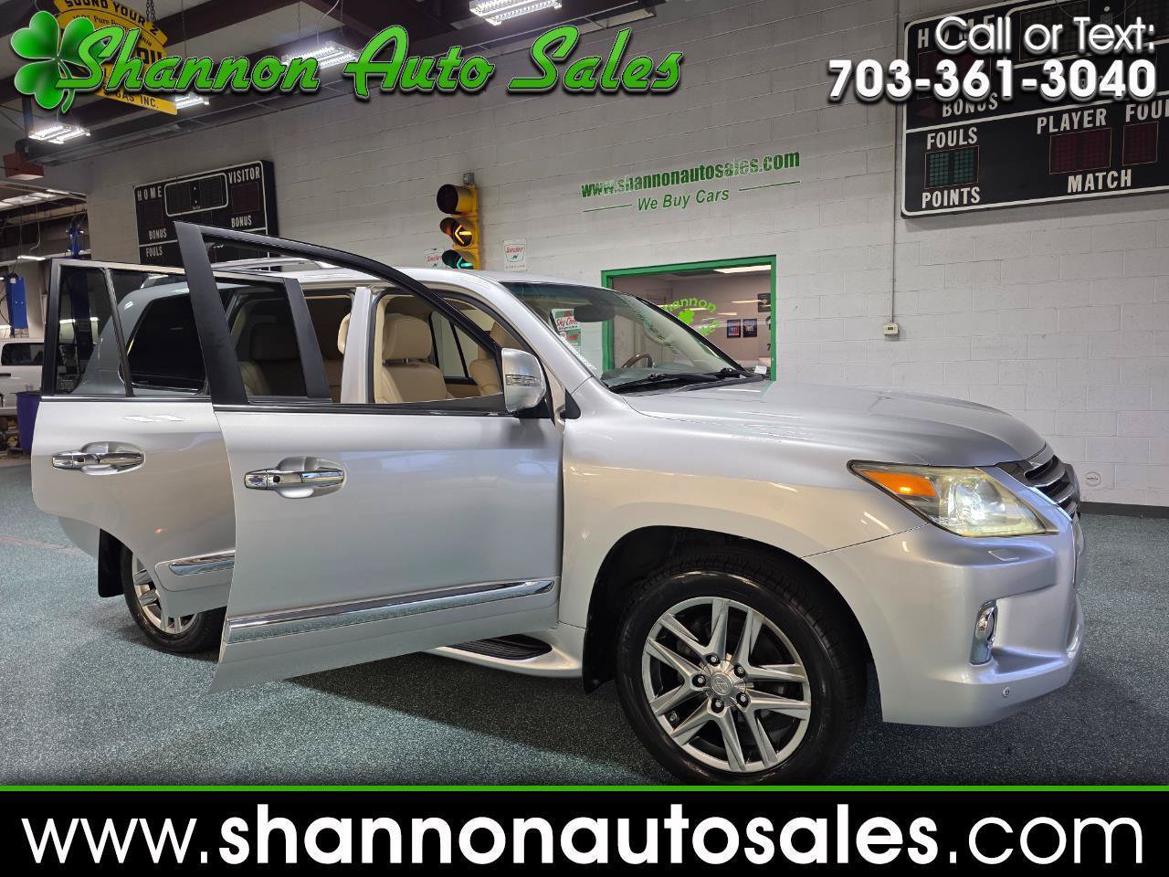 Used 2013 Lexus LX 570 4WD w/ Luxury Pkg w/Pre-crash