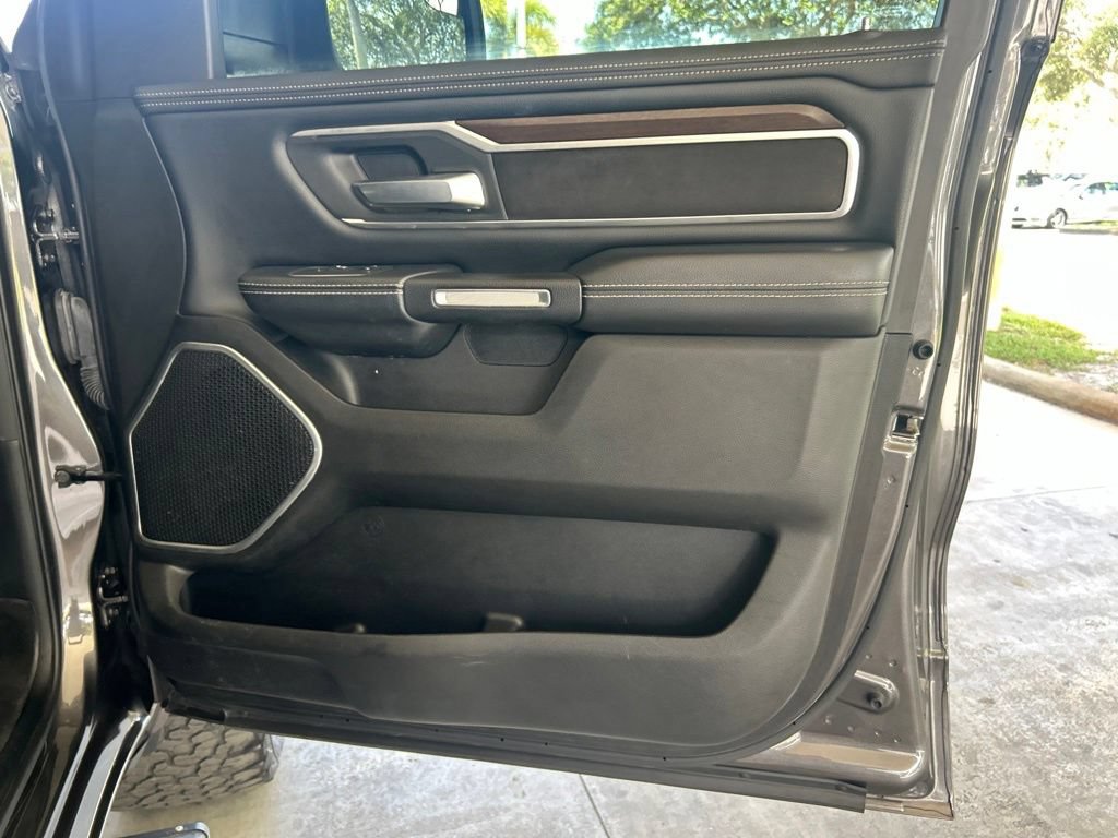 Used 2022 RAM 1500 Laramie AWD/4WD image 30