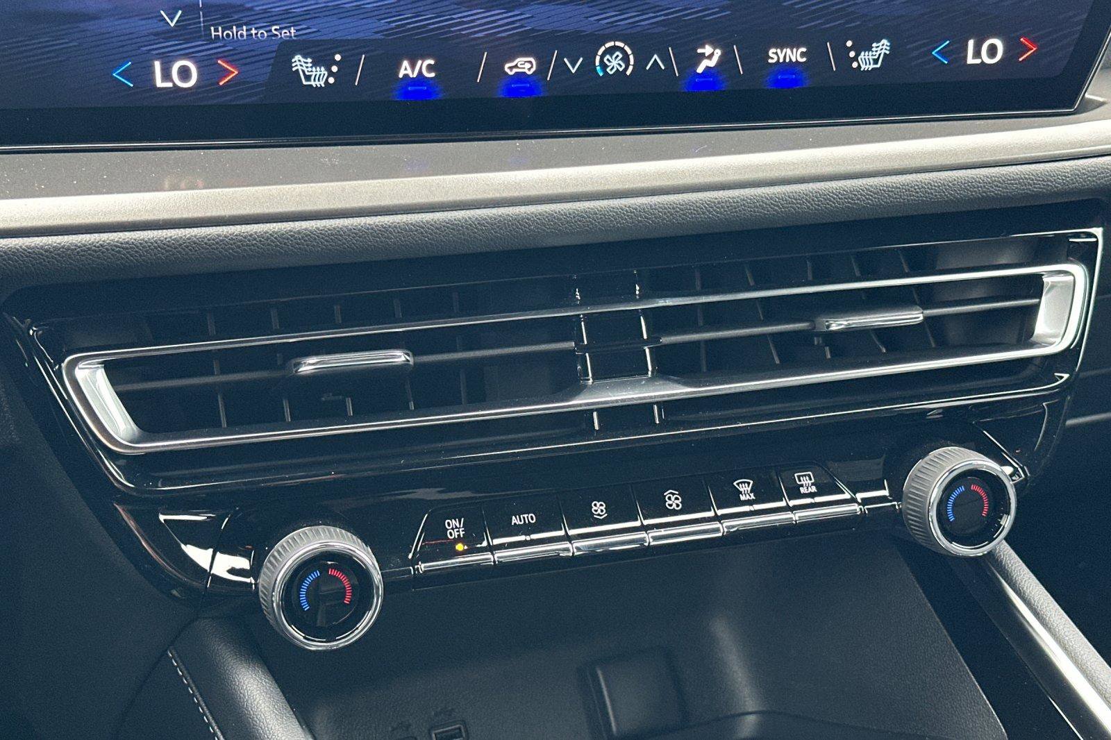 New 2026 Chevrolet Traverse LT w/ Enhanced Driving Package image 29