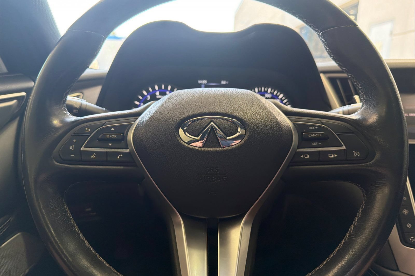 Used 2019 INFINITI Q60 3.0t Luxe w/ Essential Package RWD image 22
