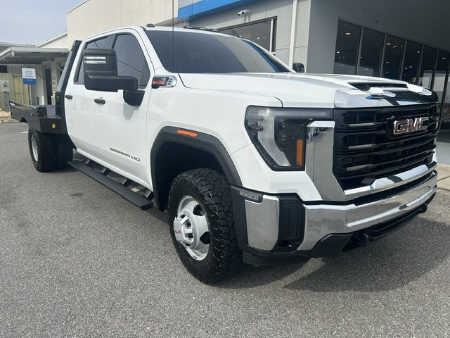 Used 2025 GMC Sierra 3500 Pro w/ Convenience Package AWD/4WD image 9
