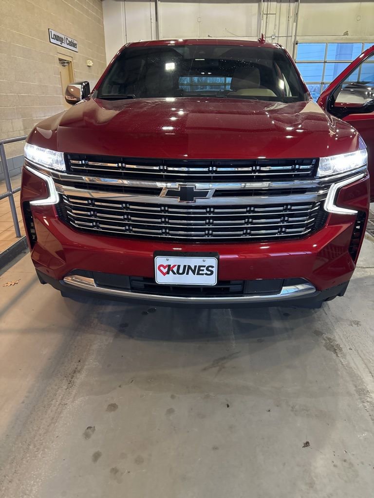Used 2023 Chevrolet Suburban Premier image 15