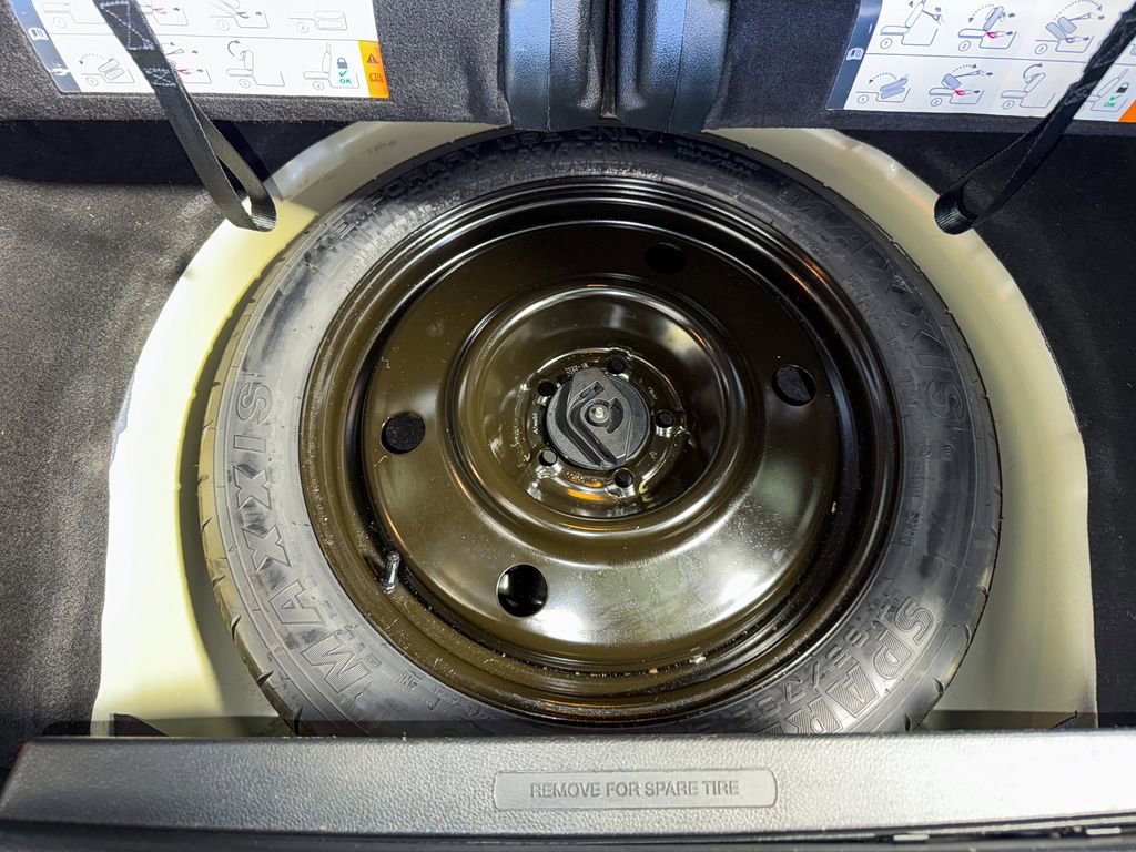 Used 2019 Ford Explorer XLT image 34