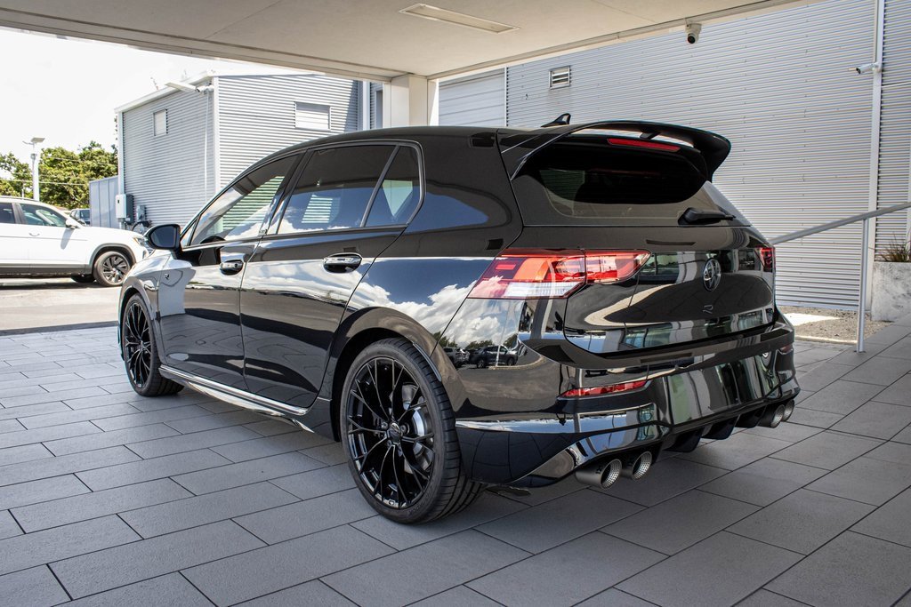 Used 2025 Volkswagen Golf R Black Edition image 12