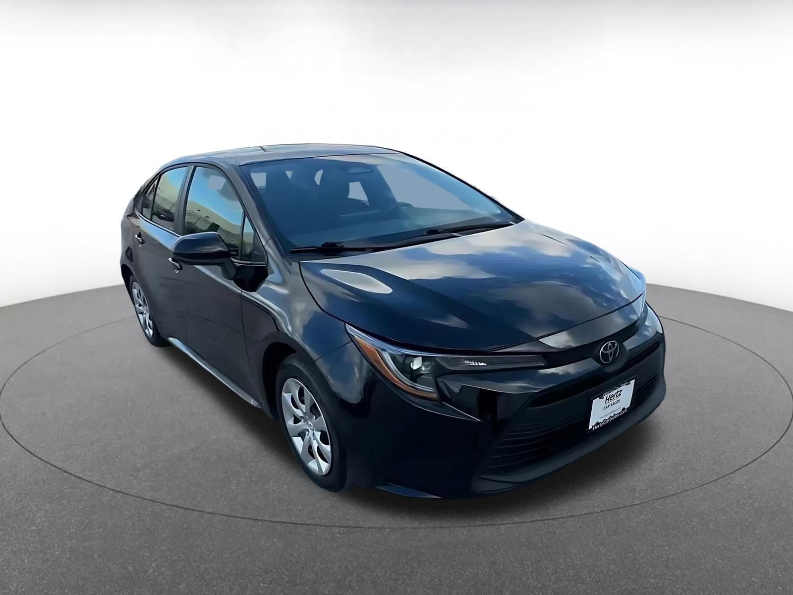 Used 2025 Toyota Corolla LE image 3