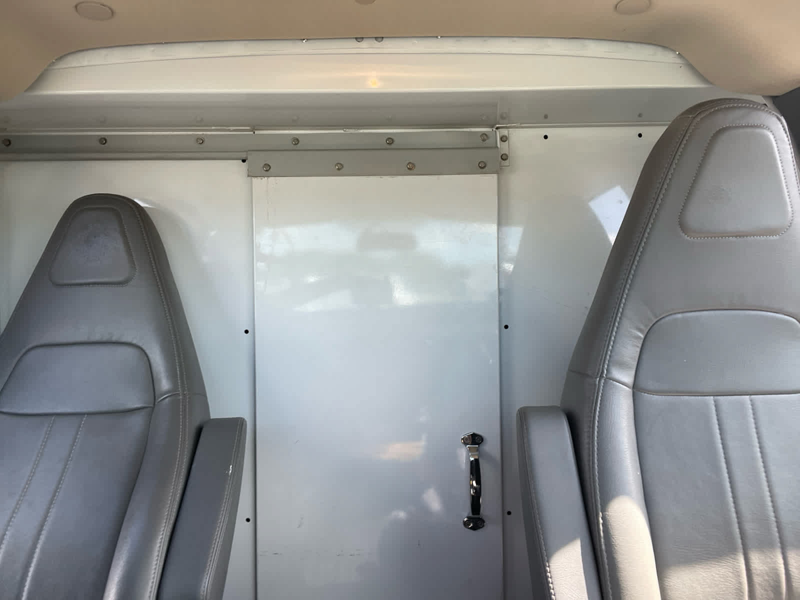 Used 2023 GMC Savana 3500 w/ Power Convenience Package RWD image 19