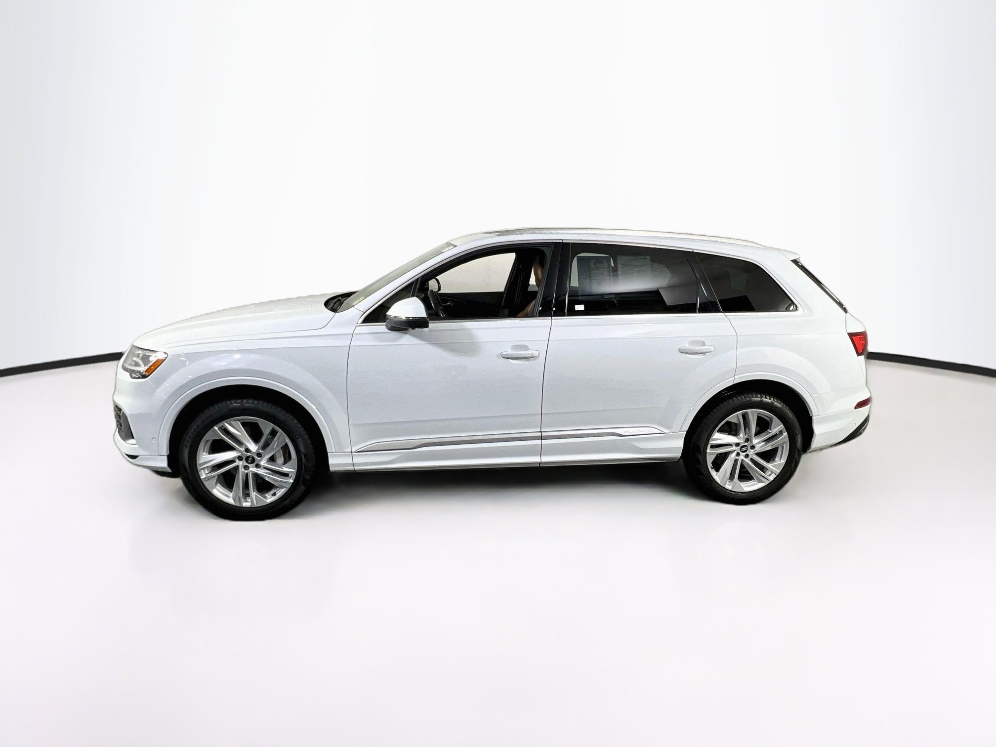 Used 2021 Audi Q7 3.0T Premium AWD/4WD image 8